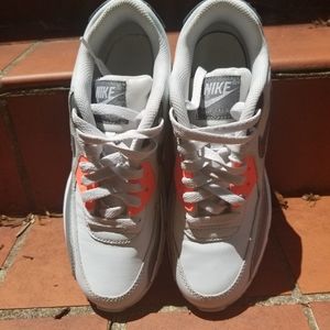 Ladies Air Max size 6